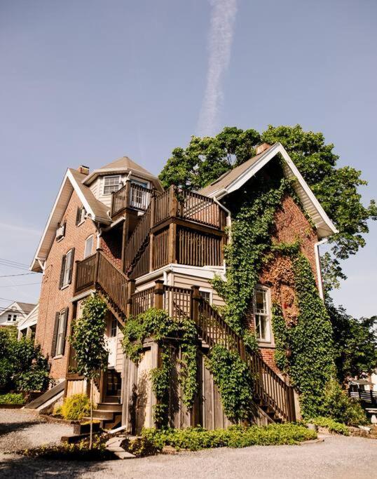 Creative Private Attic 1Br Suite Honey Brook Exterior foto